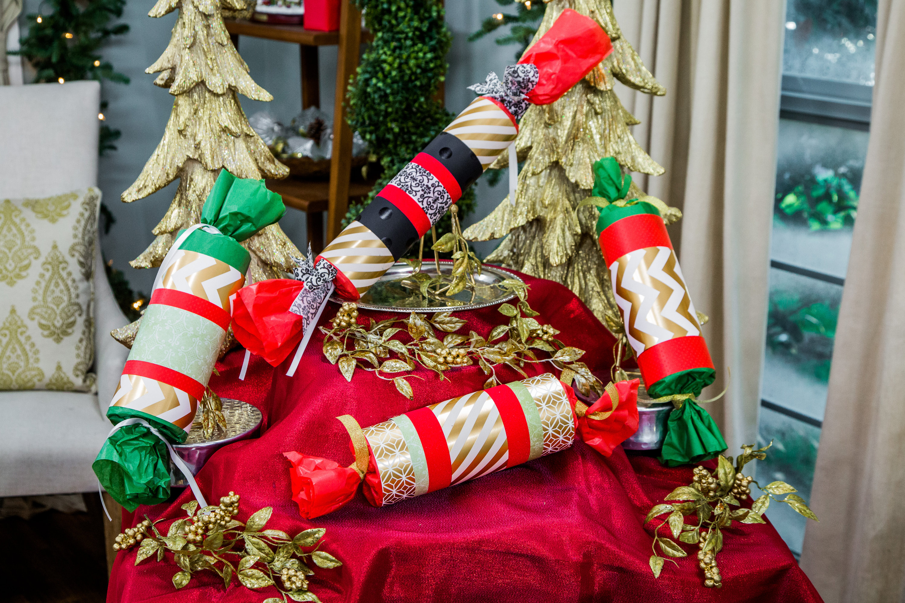 How To - DIY Giant Christmas Crackers | Hallmark Channel