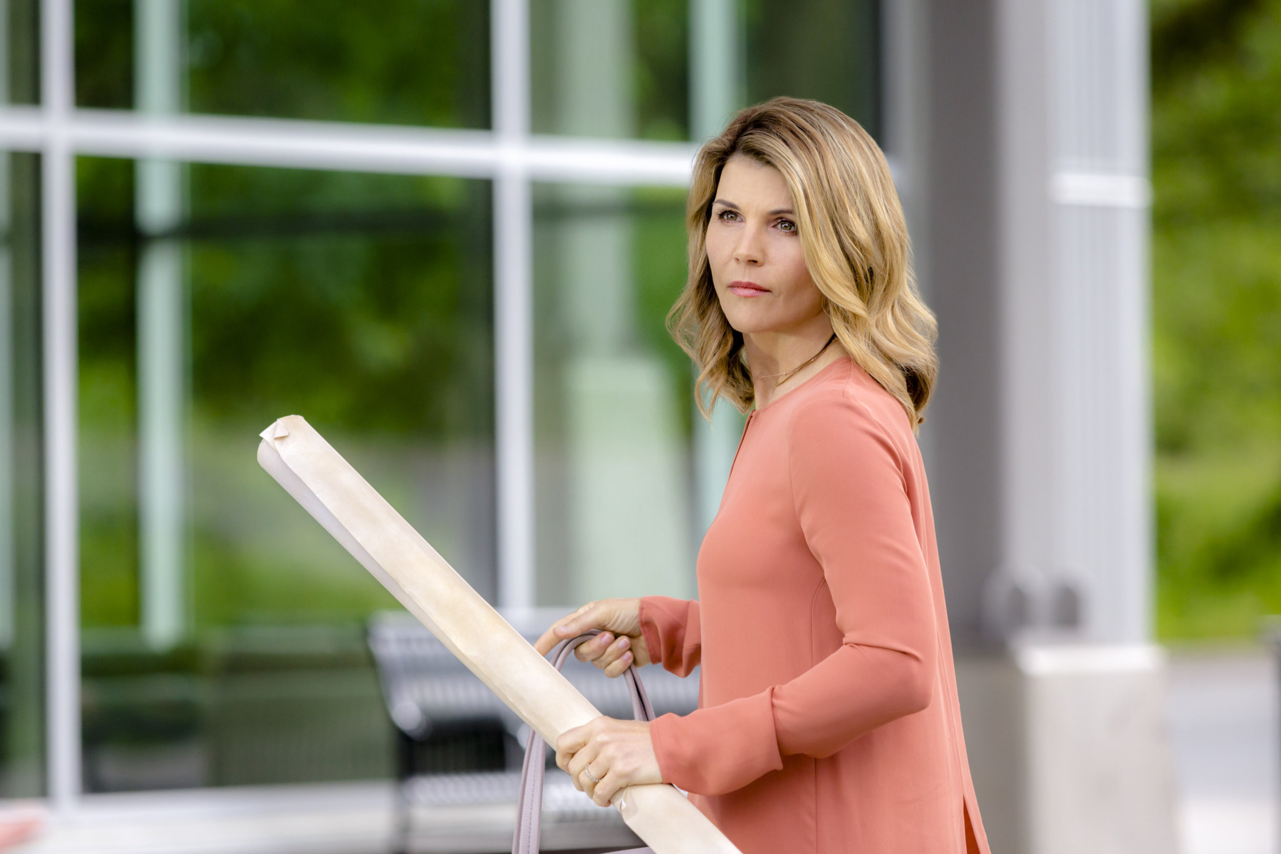 Films Et Séries Tv Avec Lori Loughlin Lori Loughlin as Jennifer Shannon on Garage Sale Mysteries: Murder in D